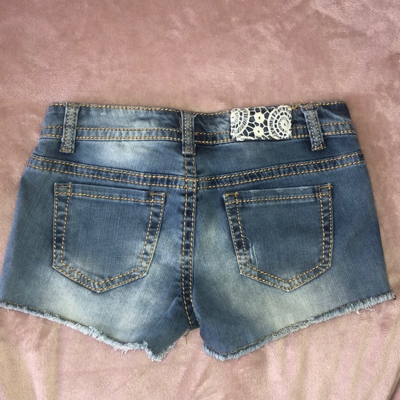 Cute shorts - Picture 3 of 3